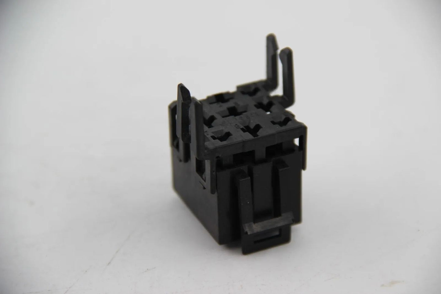 Original BMW E34 5er E32 7er Relaissockel schwarz Mount Bracket 61131389112