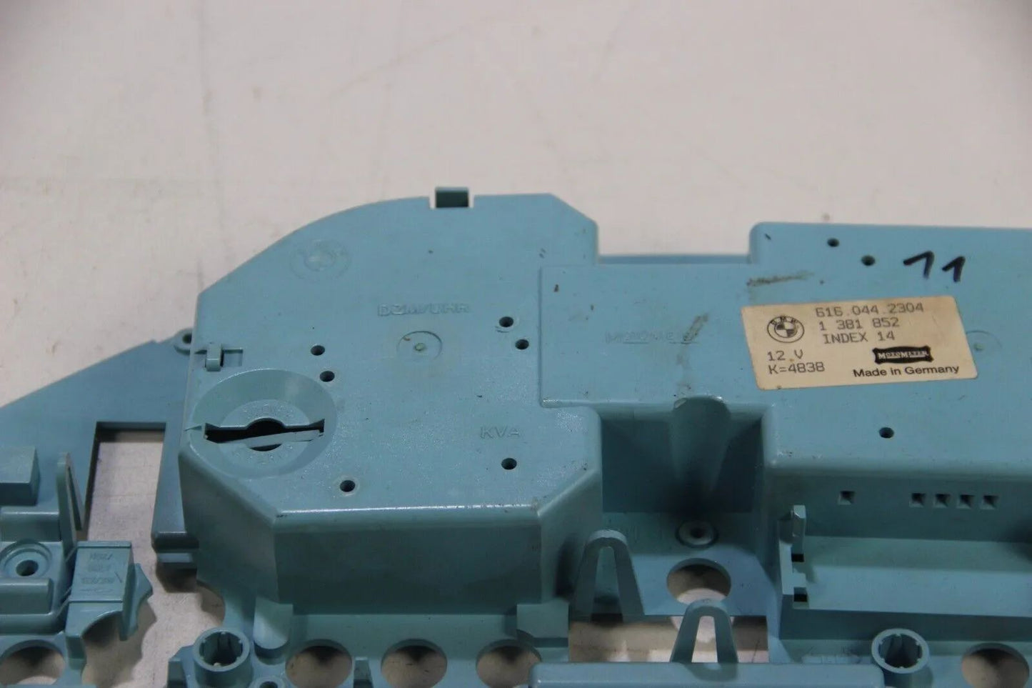 BMW E30 316i-325i 325e Kombiinstrument Abdeckung Rückplatte Blau 1385582