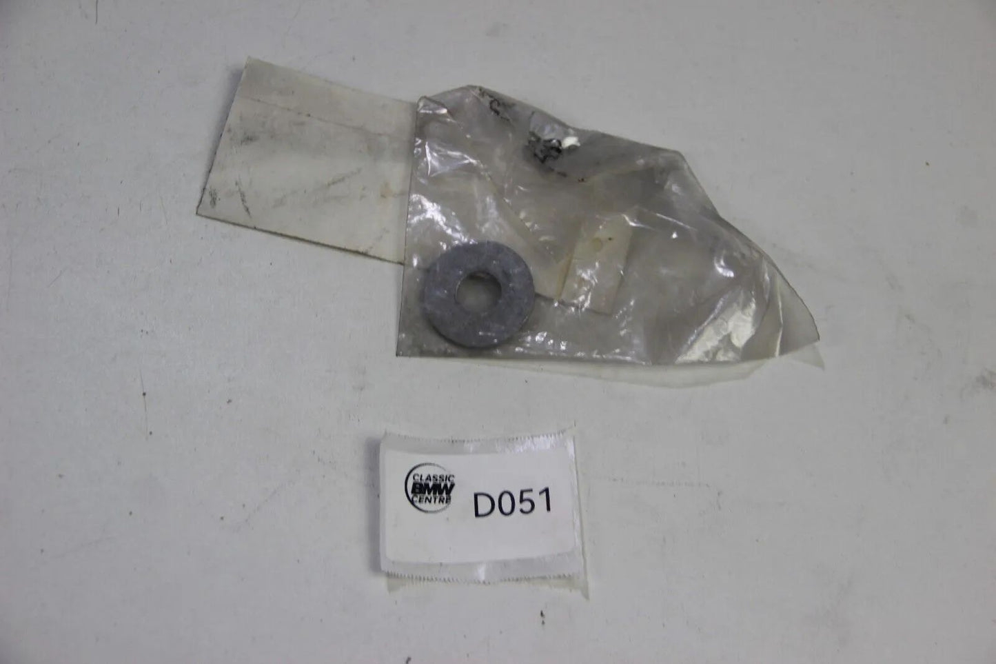 NEU Original BMW E36 320i 325i M3 E34 520i 525i Dichtscheibe 11611735736 Dichtun