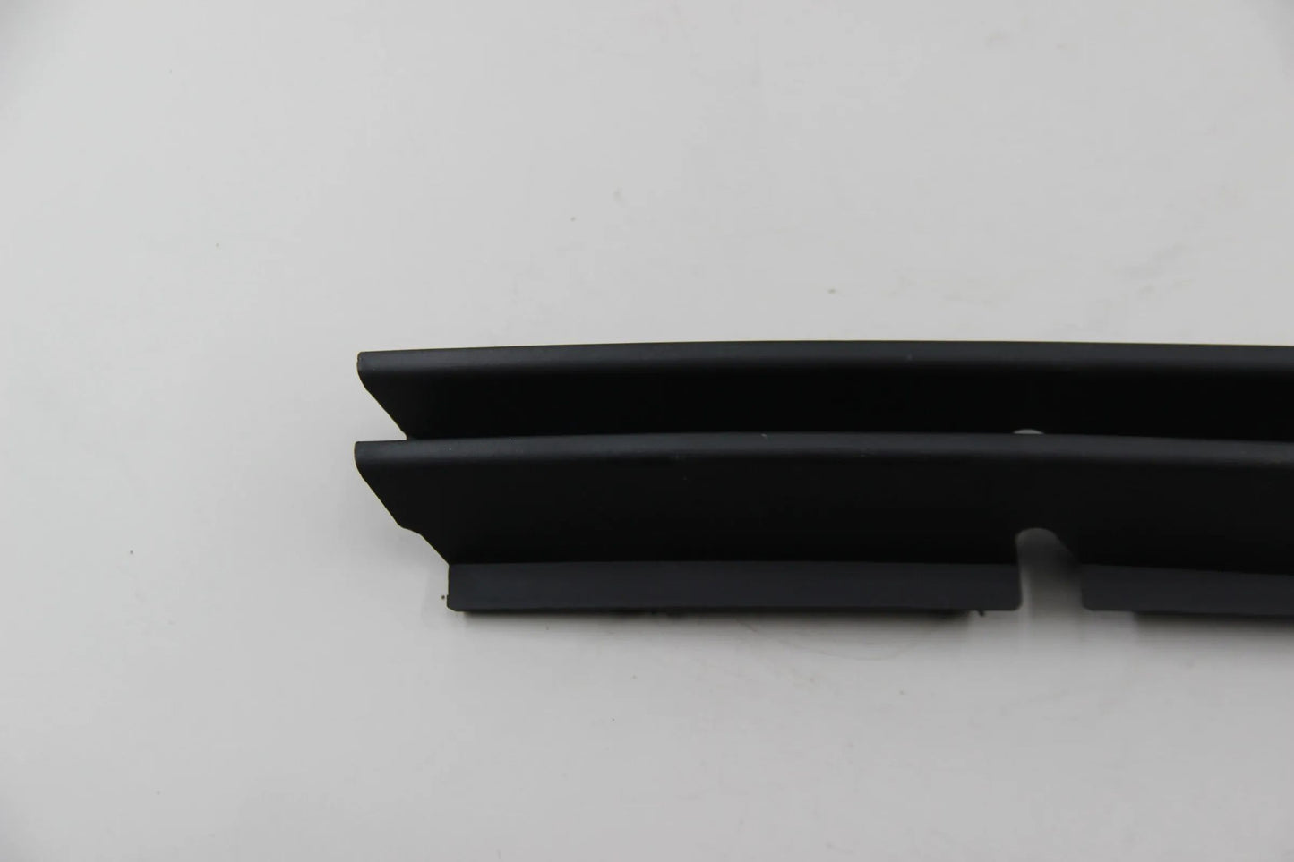 Original BMW E46 318i M43 Limousine Gitter geschlossen links 51118226611