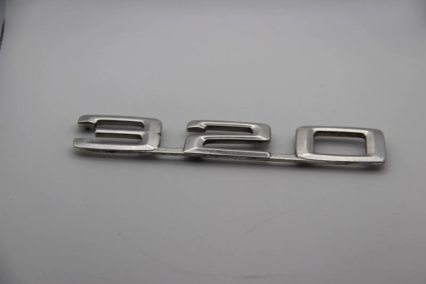 Original BMW E2 320 Modellbezeichnung Emblem Badge Schriftzug 51141869972