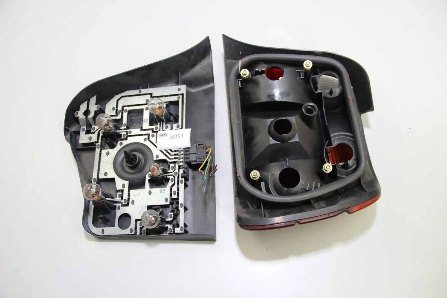 Original BMW E36 3er  Rückleuchte Rücklicht links 8353805 compact ti