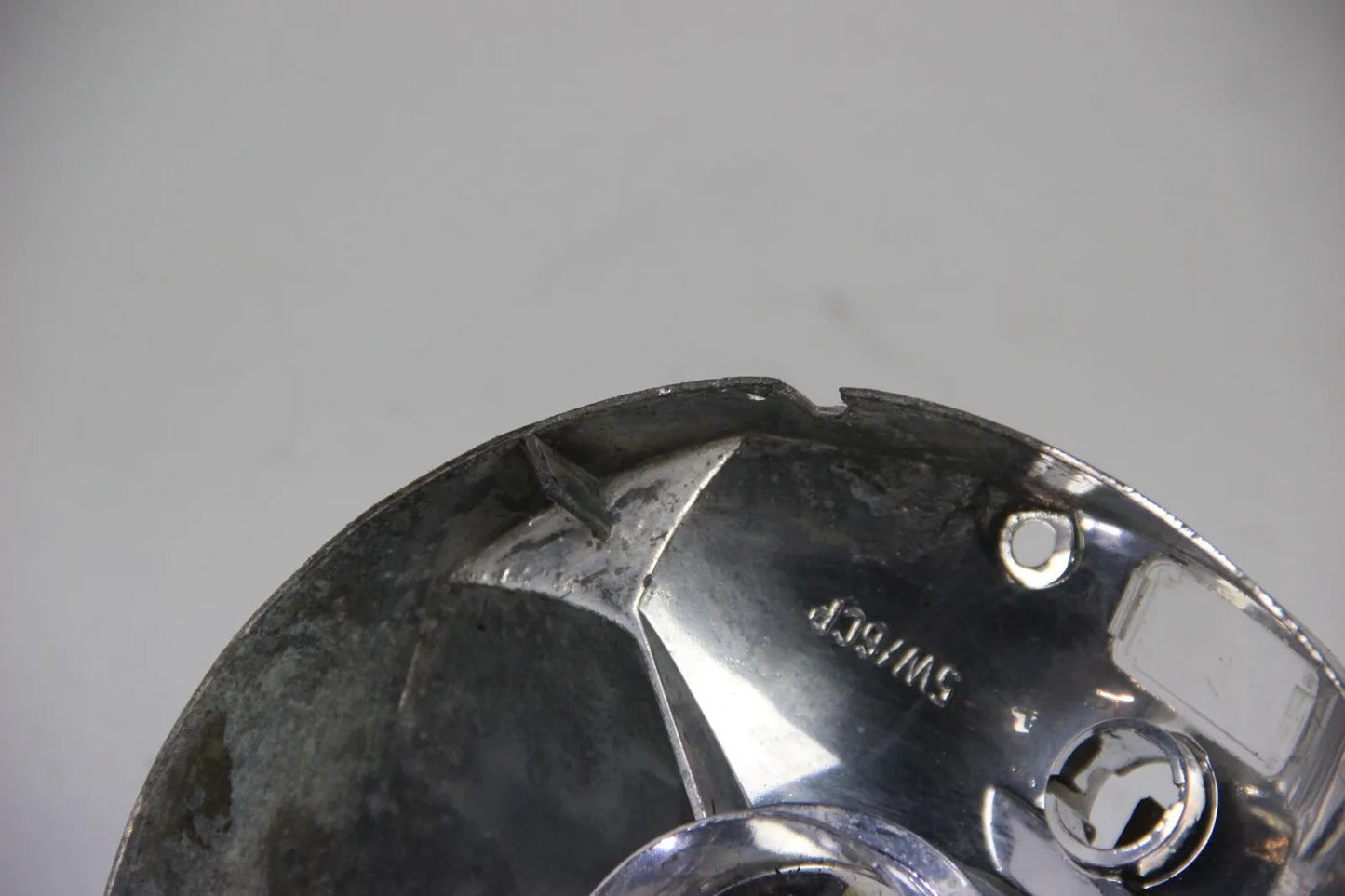 BMW E10 1502 1602 1802 2002 ti  Rückleuchte Lampenträger Rundleuchter Li 2245-U2