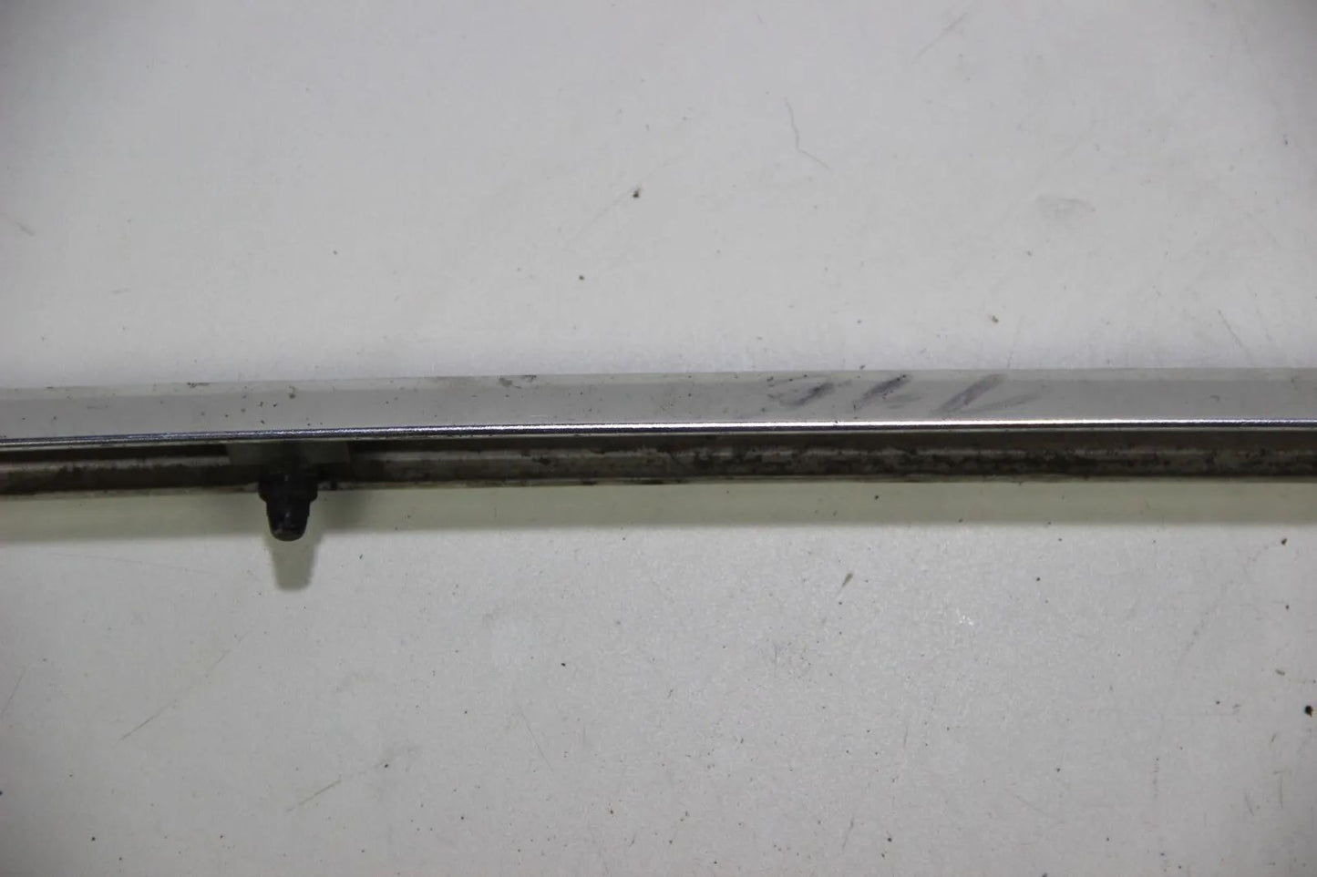 BMW E10 1502-1802 2002  bis 71' Chrom Leiste Abschlussblech hinten Rundleuchter