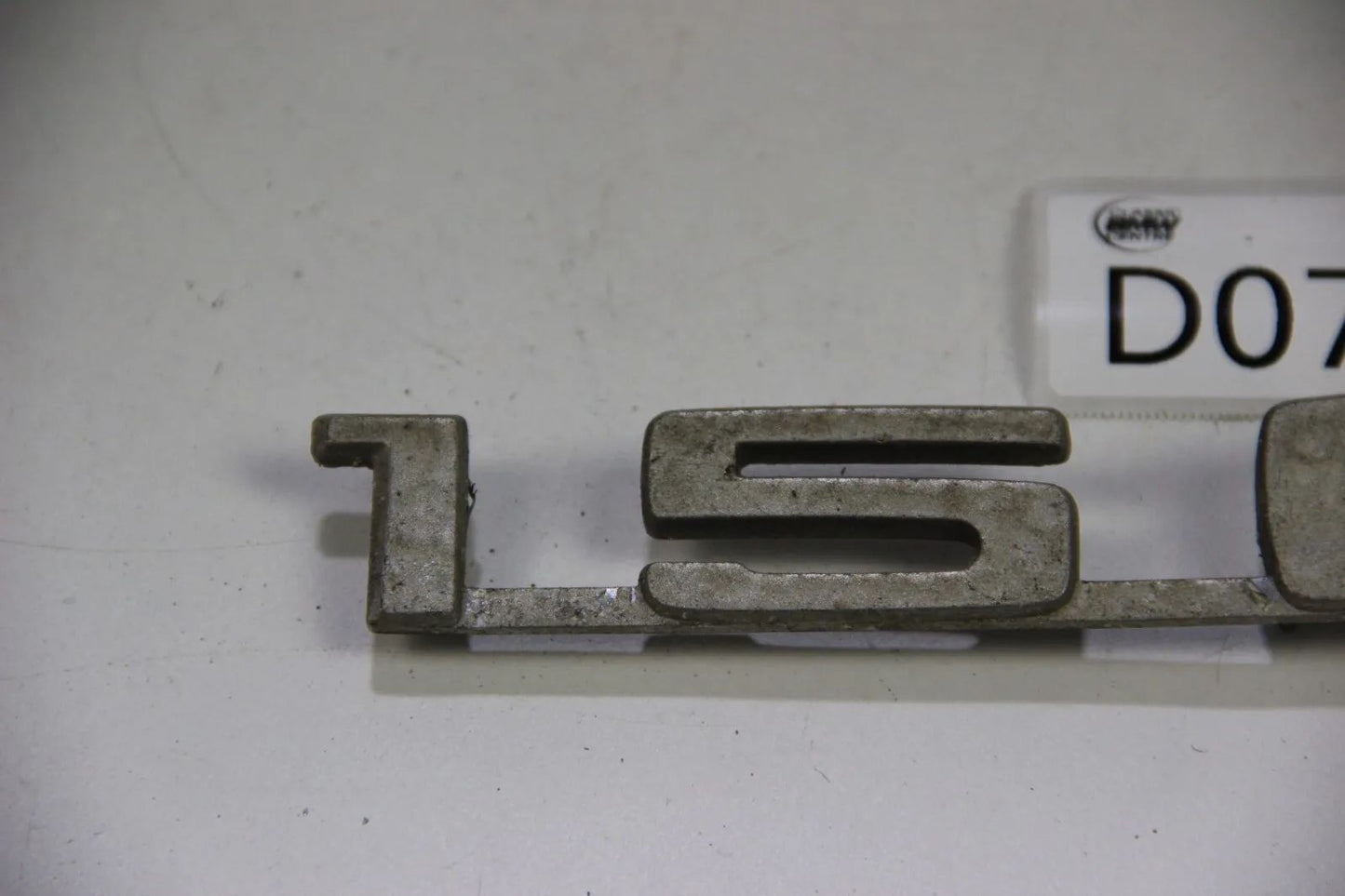 Original BMW E10 Modellbezeichnung Schriftzug Badge 1502 Kofferraumklappe