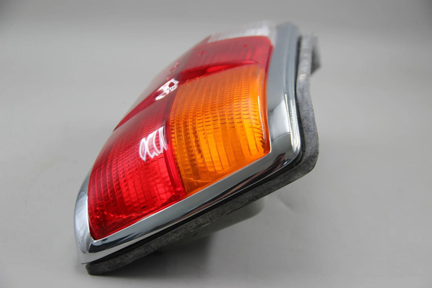 Original BMW E12 518 520 525 528 520i M10 Heckleuchte rechts 63211354416