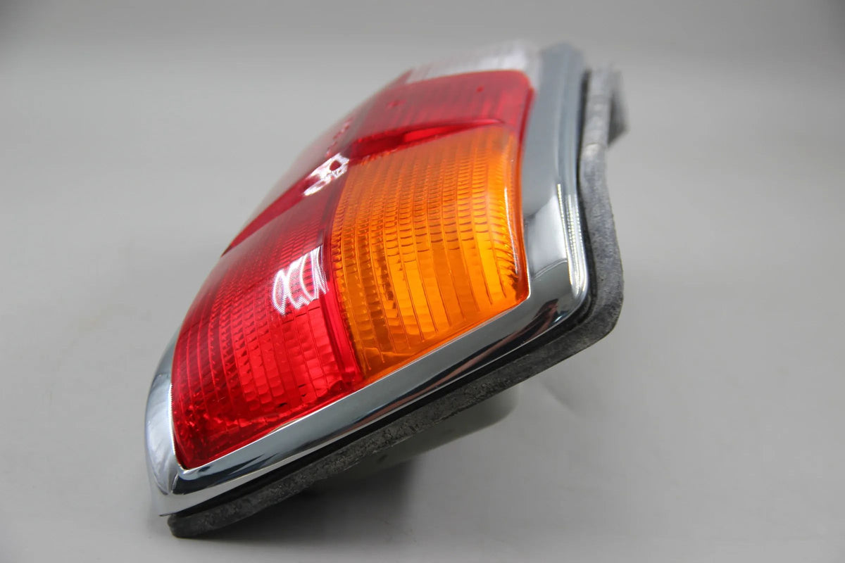 Original BMW E12 518 520 525 528 520i M10 Heckleuchte rechts 63211354416