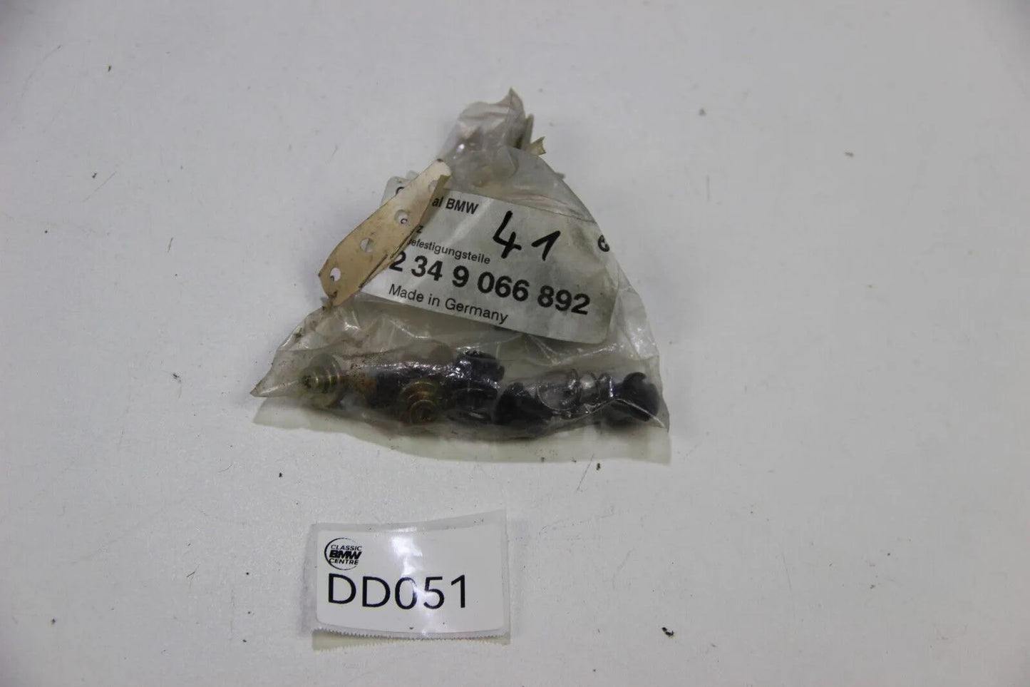 NEU BMW Original E36 E34 E32 1 Satz Befestigungsteile 323449066892