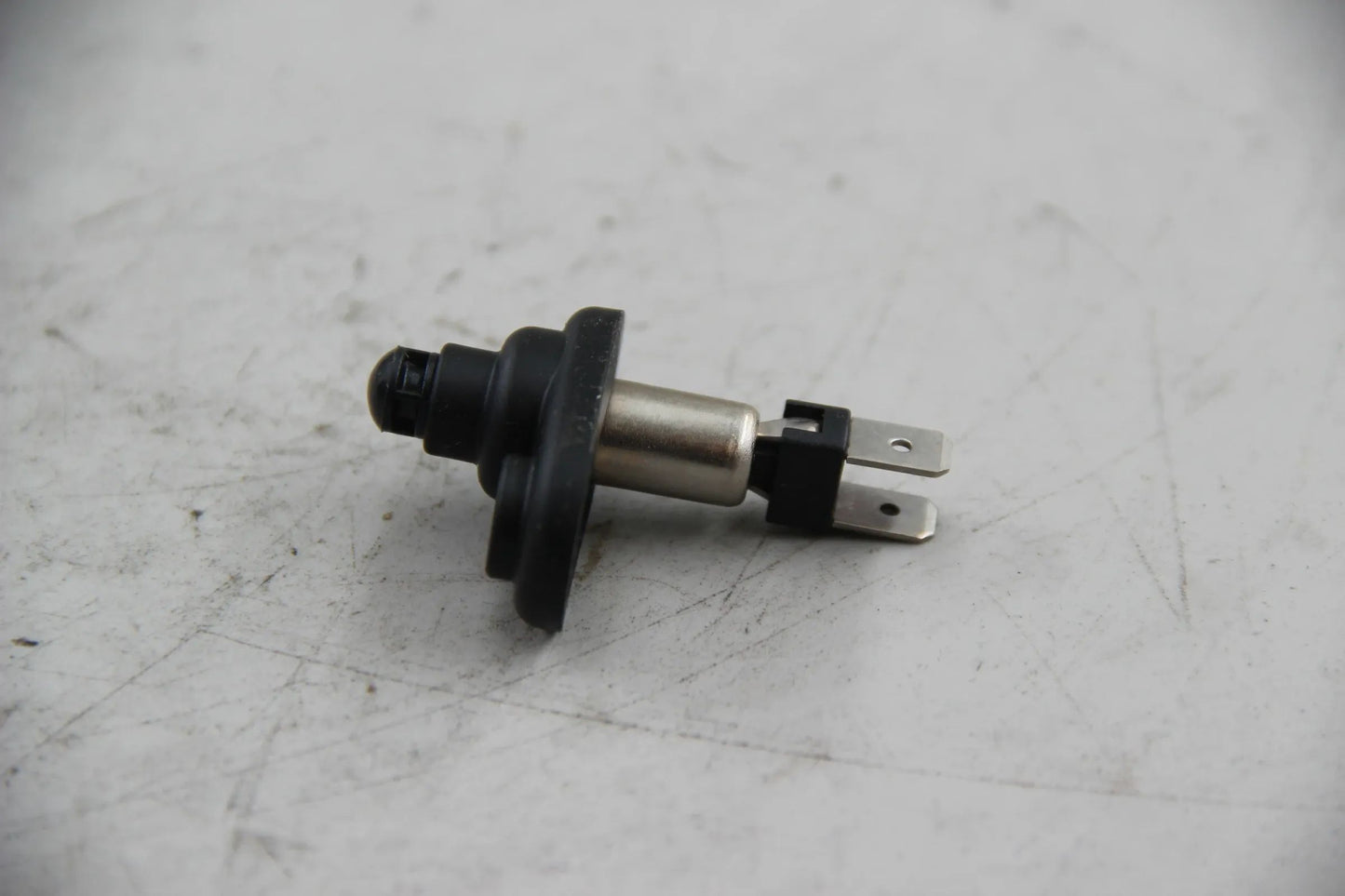 Original BMW E3 E21 E30 E12 E28 E24 E23 E32 E31 840i Schalter 61311370805