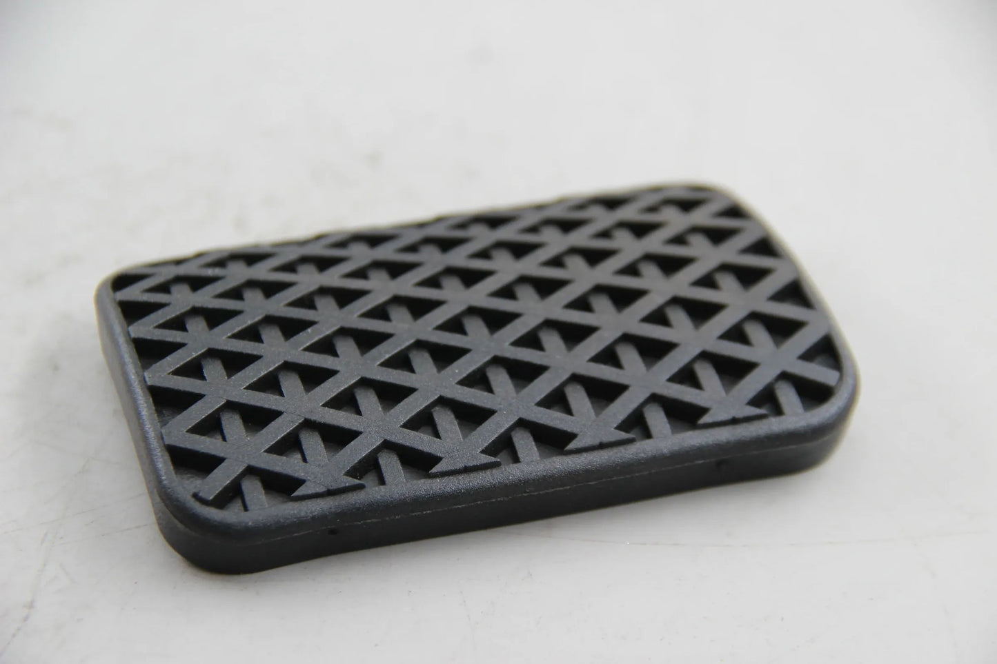 Original BMW E30 E28 E34 E24 E23 E32 E31 Pedalüberzug B=108MM 35211113906