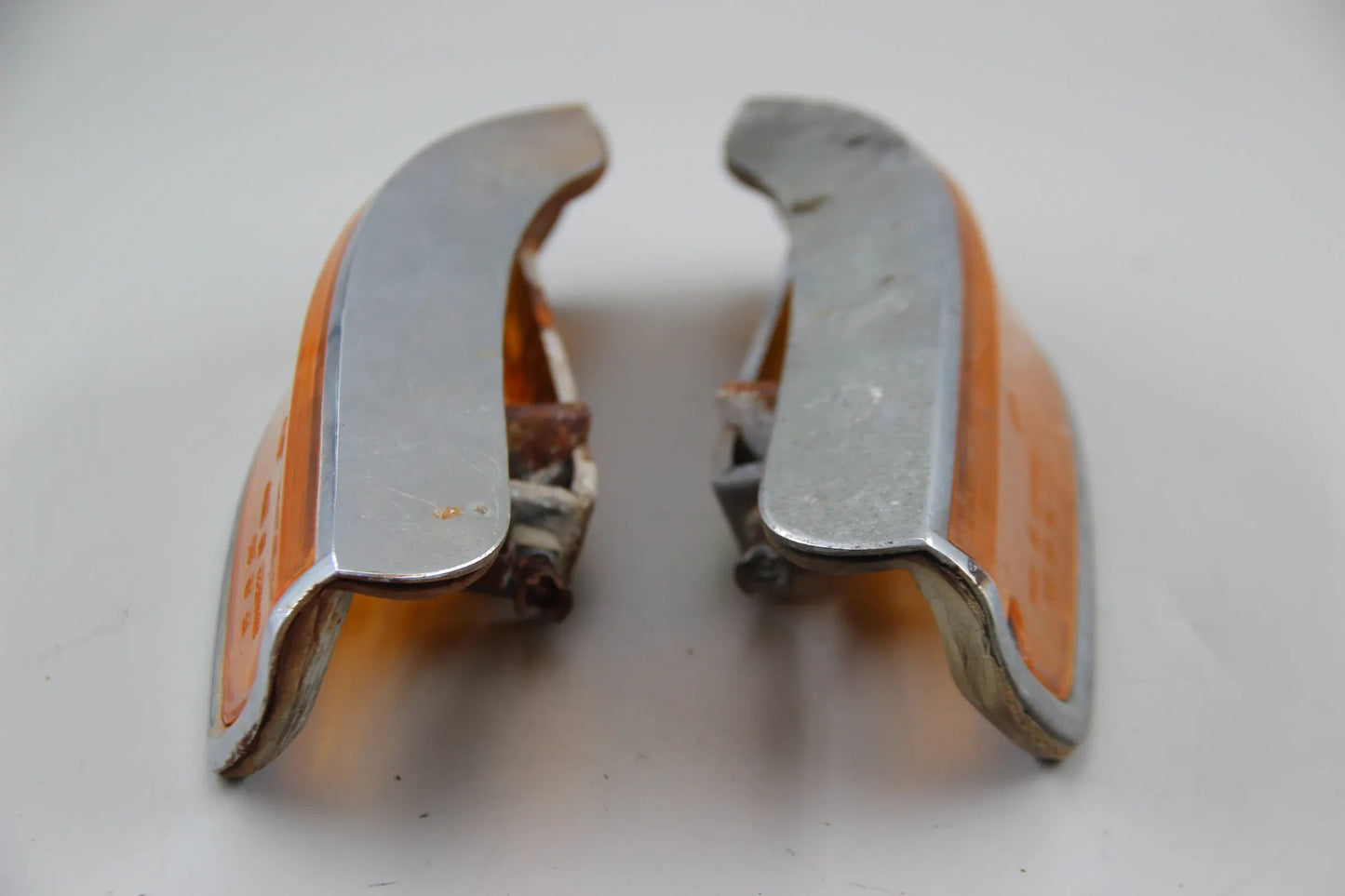 Orig BMW E10 1502 1600 2000 2002 ti Blinker rechts + links 63138454102 8454103