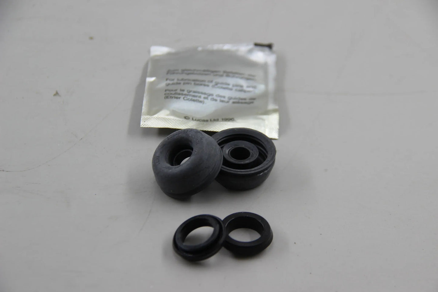 Original BMW E30 316 318i 320i Dichtungssatz Radbremszylinder 34211156636
