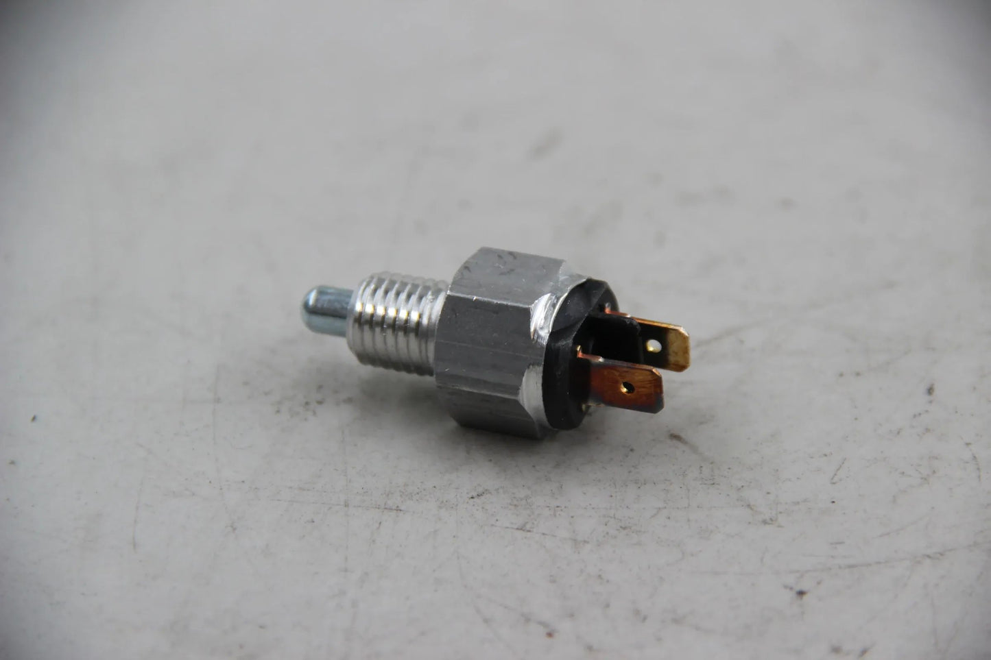Original BMW E3 E9 E21 E30 E36 E12 E24 Rückfahrlichtschalter M12X1,5 23141354071