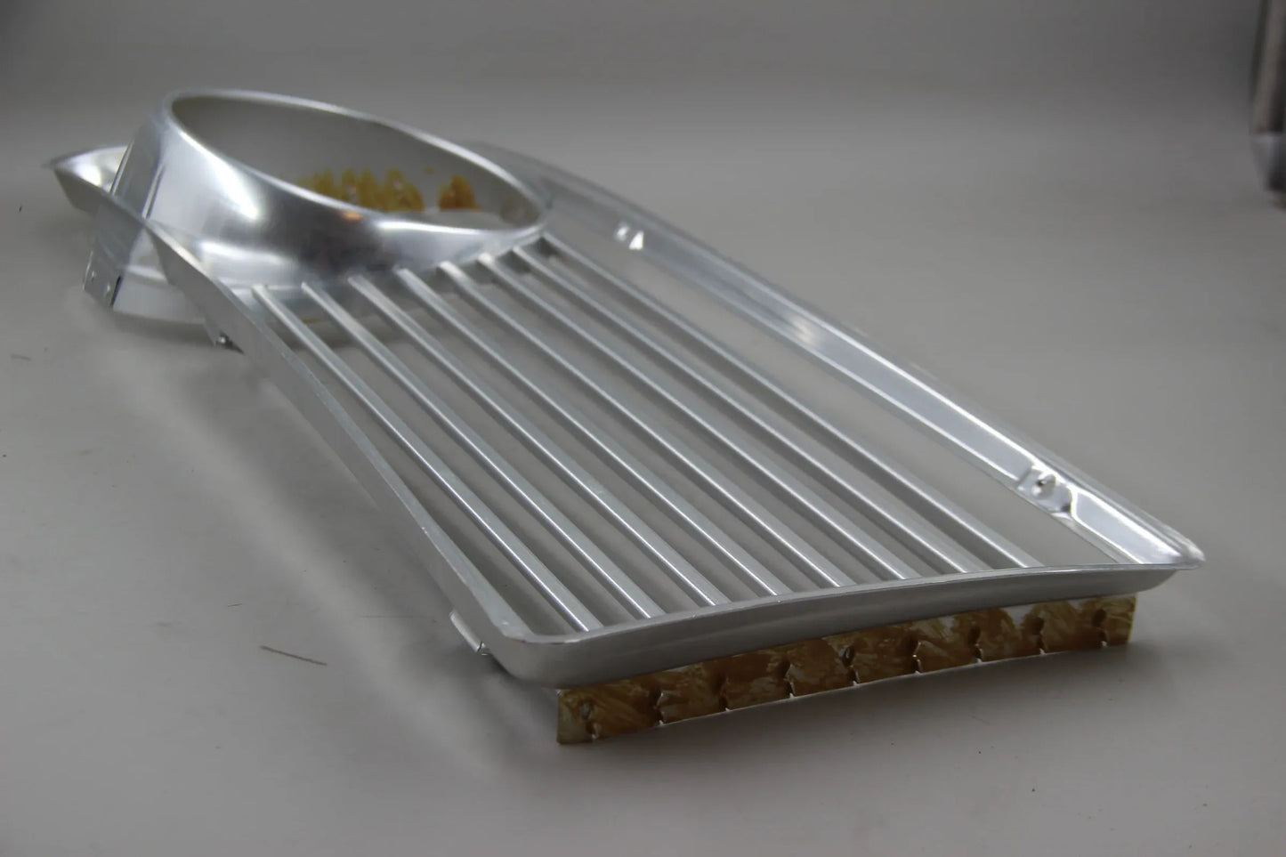 Original BMW NK 1800 4-Zyl. Ziergitter rechts silber NOS NLA 51135680111