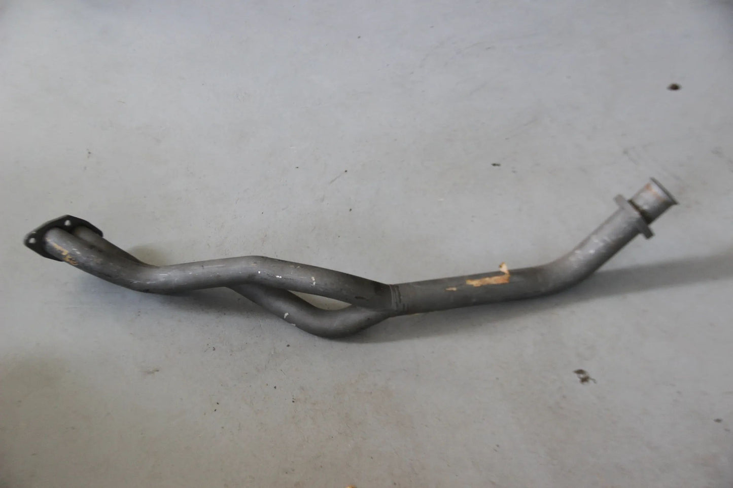 Original BMW 5er E28 518 M10 518i M10 Limousine Abgasrohr 18111707596