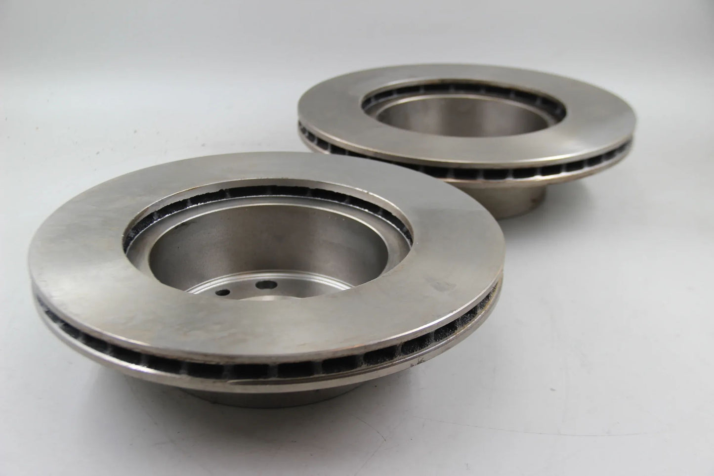 BMW E28 525i 528i 520i 524TD 2x Bremsscheibe belüftet Ferodo NLA NOS 34111151656