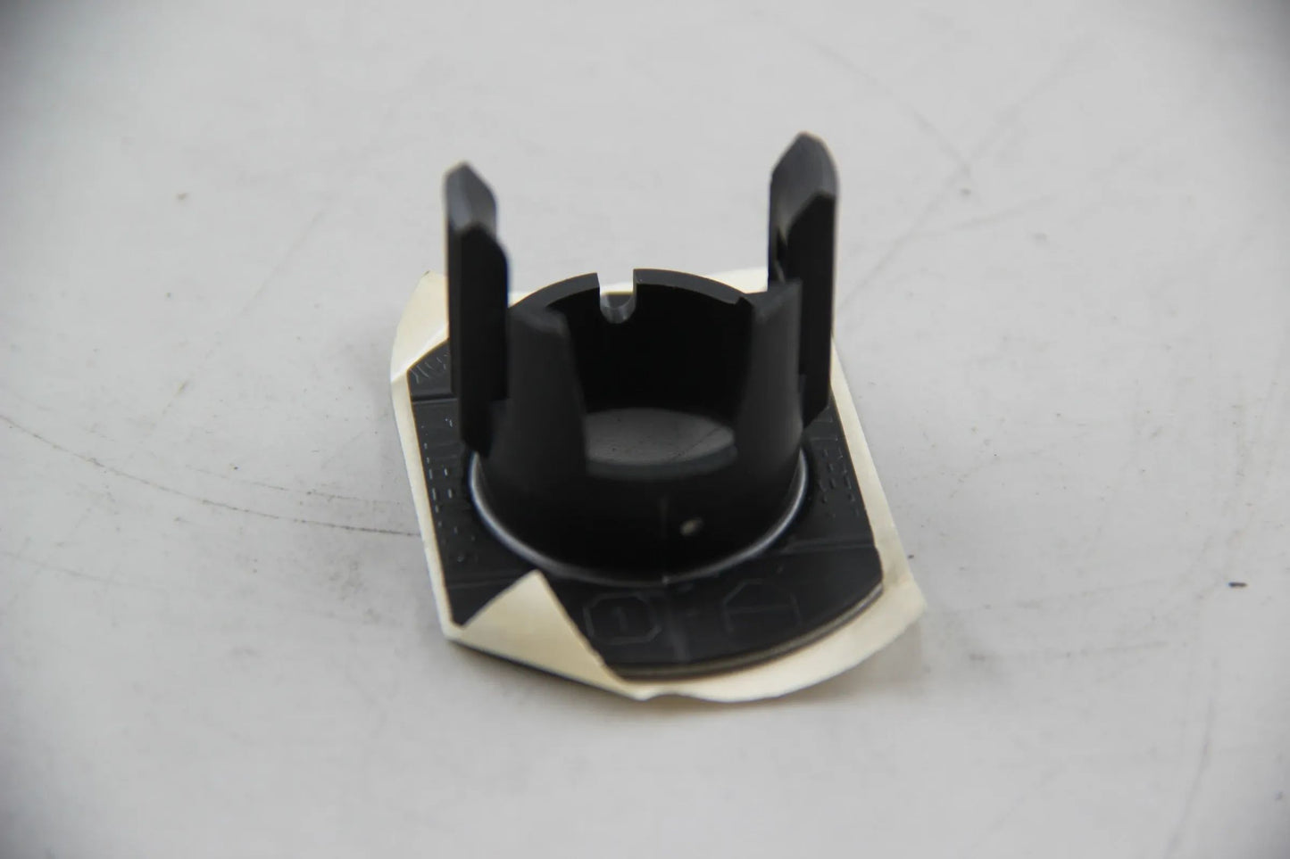 Original BMW E90 316i-335i E91 318i-3335i Halter PDC vorne aussen 51117118201