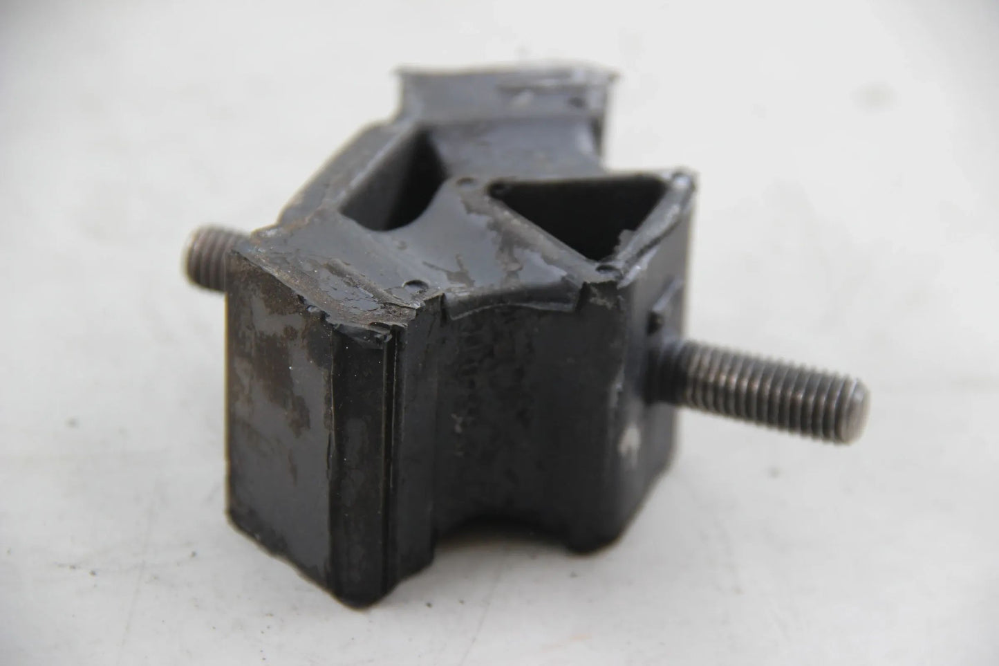 Original BMW E34 5er 520i M50 Gummilager 23701138413