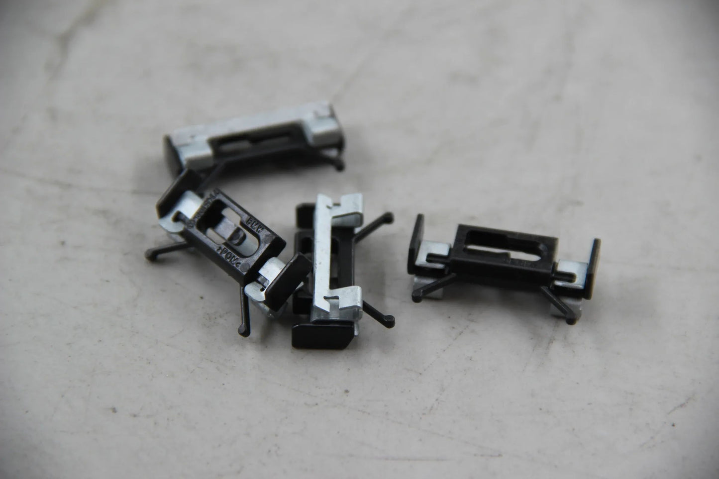 Original BMW E90 316i 318i 320i 323i-335i M3 E91 4x Clip schwarz 51137145109