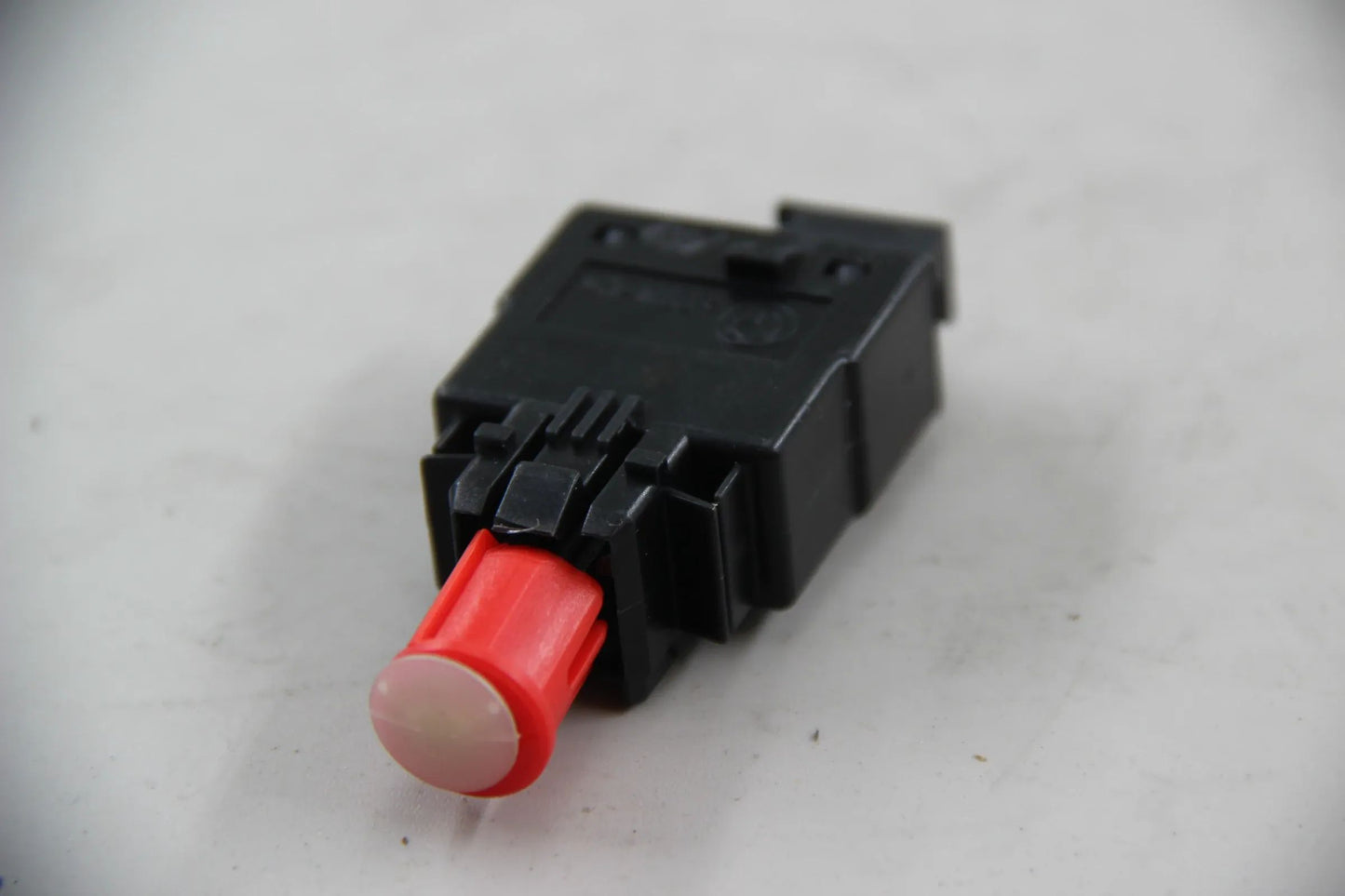 Original BMW E9 E30 E36 E28 E34 E24 E32 Bremslichtschalter 2-Polig 61318360420