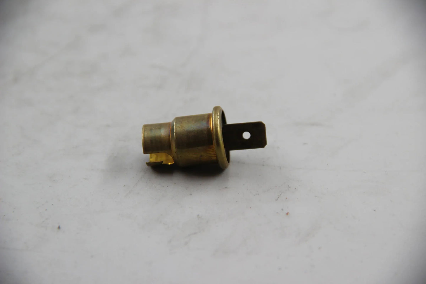 Original BMW E10 E3 E9 NK E21 E30 E12 E24 628CSi Lampenfassung 62148680130