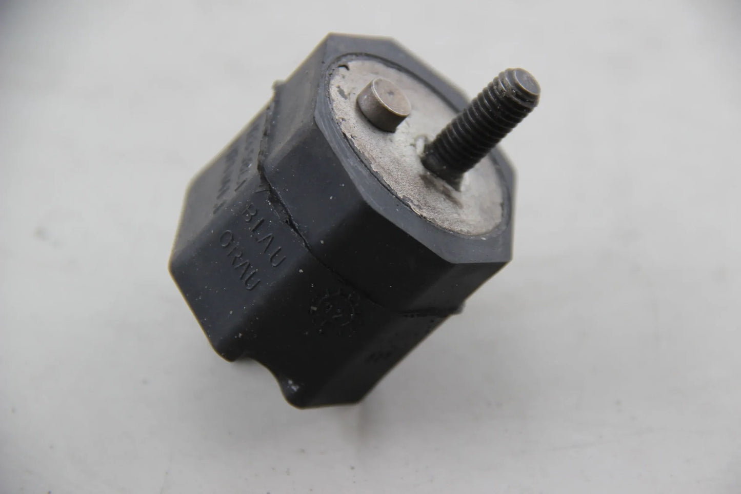 Original BMW E30 316 316i 318i E28 518i-535i E24 628CSi Gummilager 23711176041