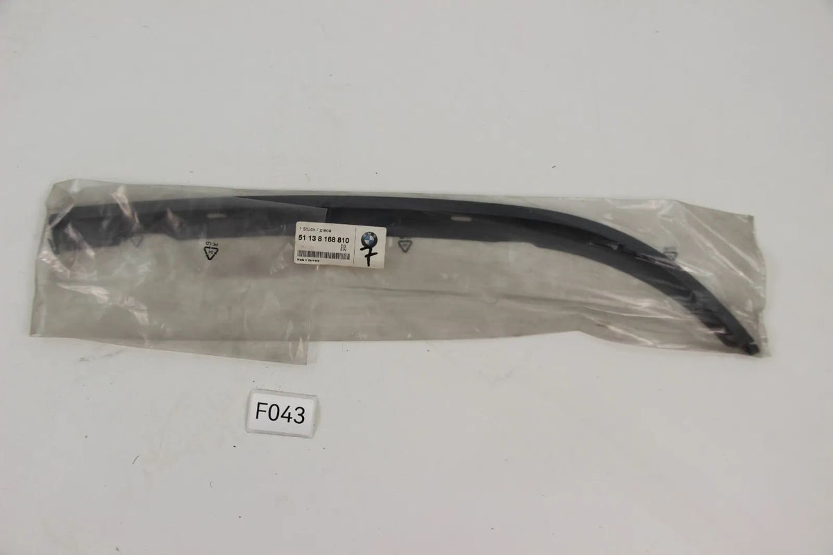 Original BMW E39 5er 520i-540i M5 Blende vorne rechts Grundiert 51138168810