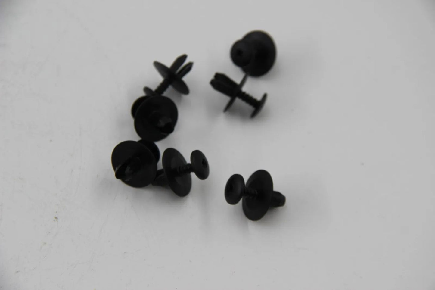 Original BMW E32 E38 E31 E28 E34 E81 E82 Spreizniet D=7,5MM 7Stk. 51481915964