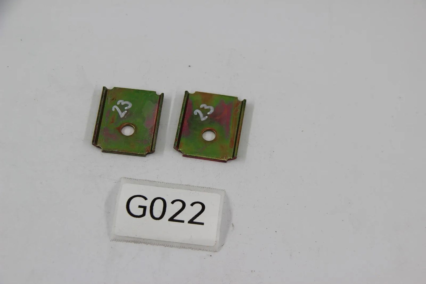 BMW E21 315-323i E12 518-535i E23 7er 2x Halter Führung Frontklappe 51611832854