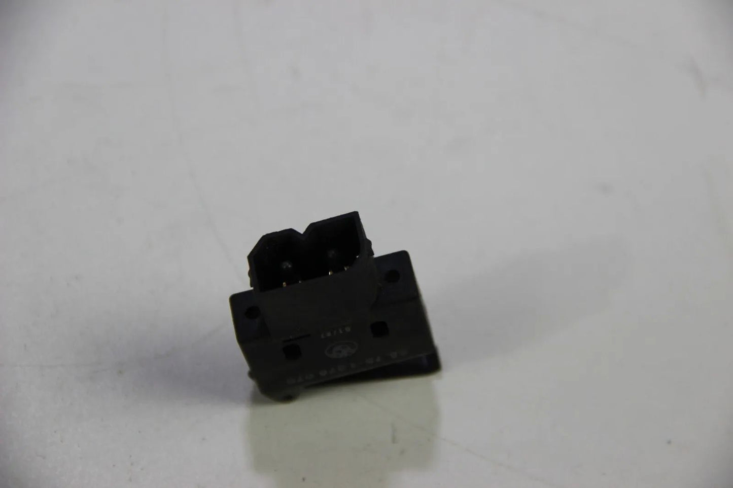 Original BMW E30 318i 320i 325i M3 E32 7er Mikroschalter Switch 65751378070