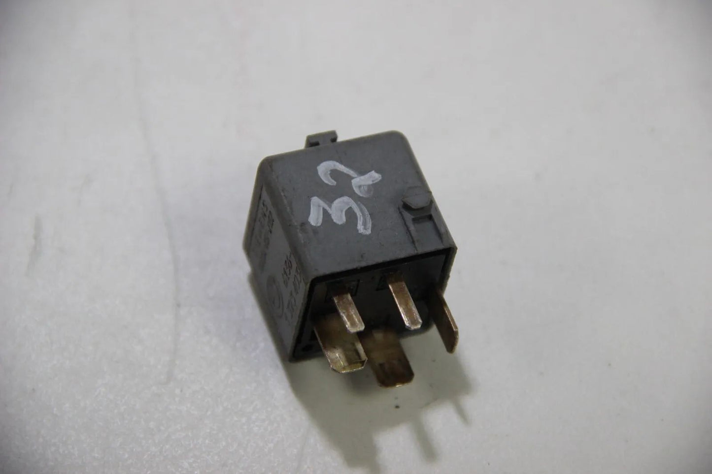 Original BMW 3er E36 Z3 ABS-Motorrelais Relay mausgrau  Oldtimer 61361393403