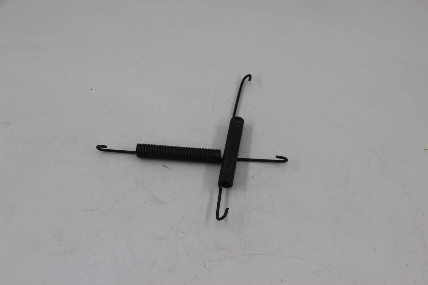 Orig BMW 1502 - 2002turbo E9 E21 E12 Zugfeder 2Stk Trommelbremse  34213660185