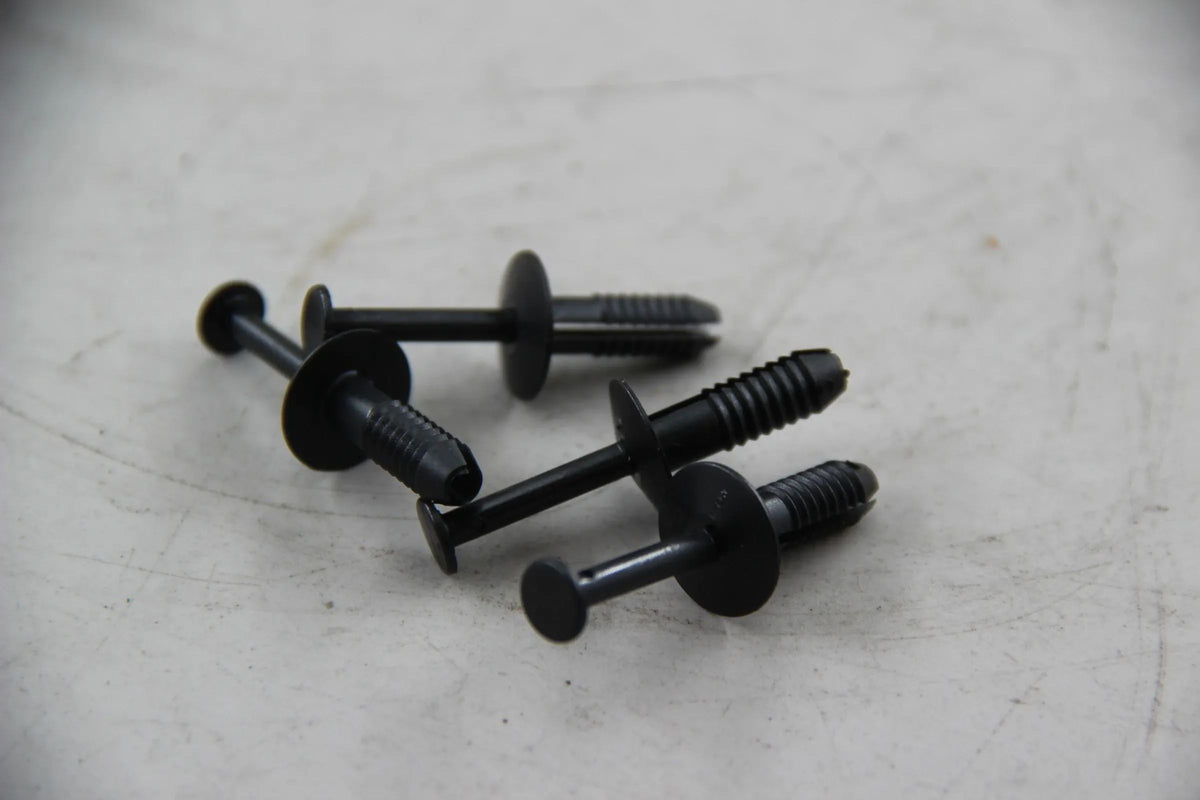 Original BMW E30 E36 E46 E39 E60 E38 E53 E85 E86 4x Spreizniet 51111964186
