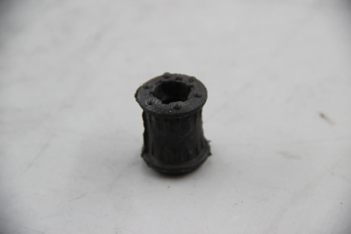 Original BMW E28 518i-535i M5 E24 E23 Z1 Lagerbuchse rund L=26MM 25111220832