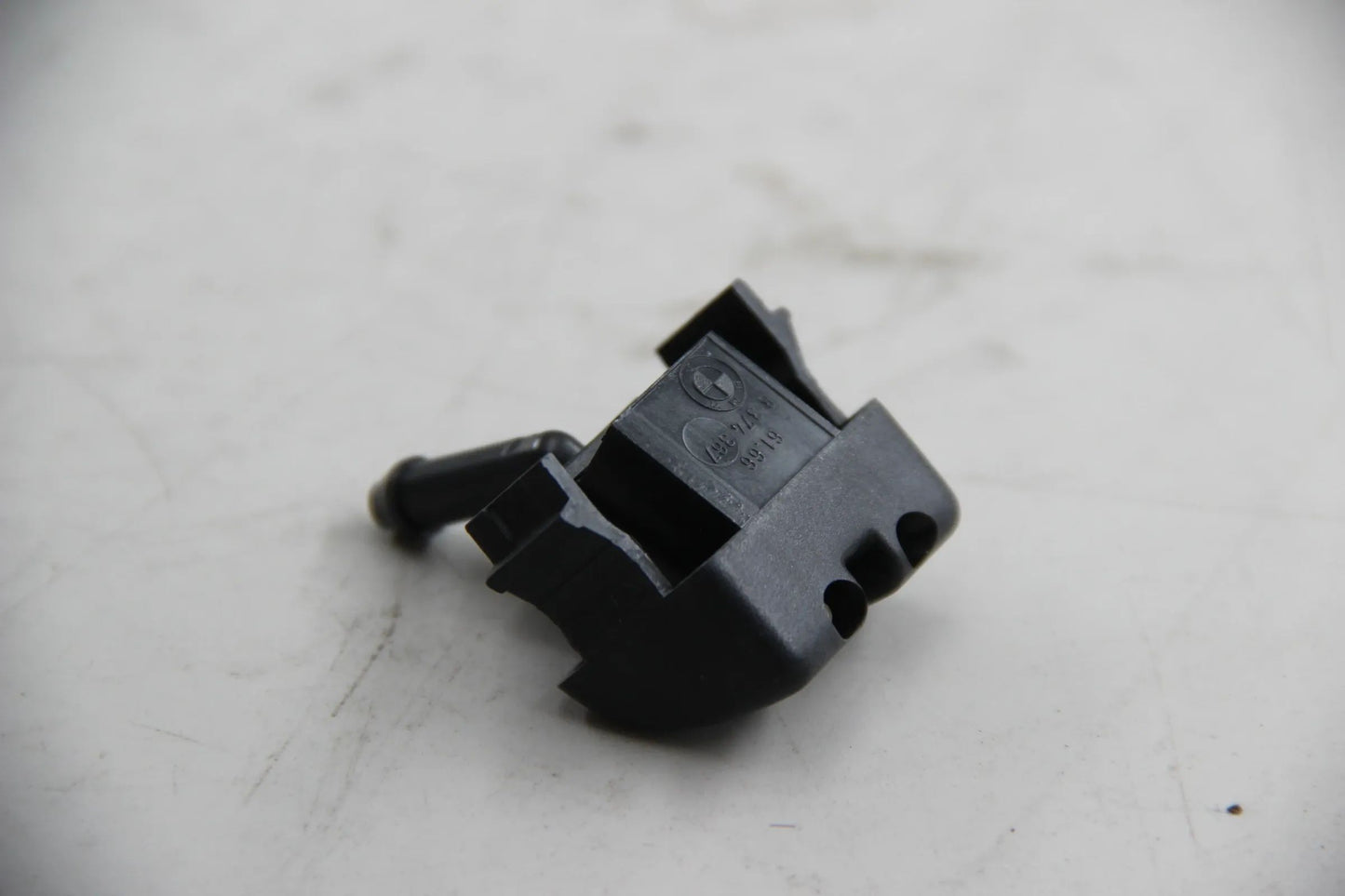 Original BMW E46 316i 318i 320d 330d Spritzdüse links NOS NLA 61668374367