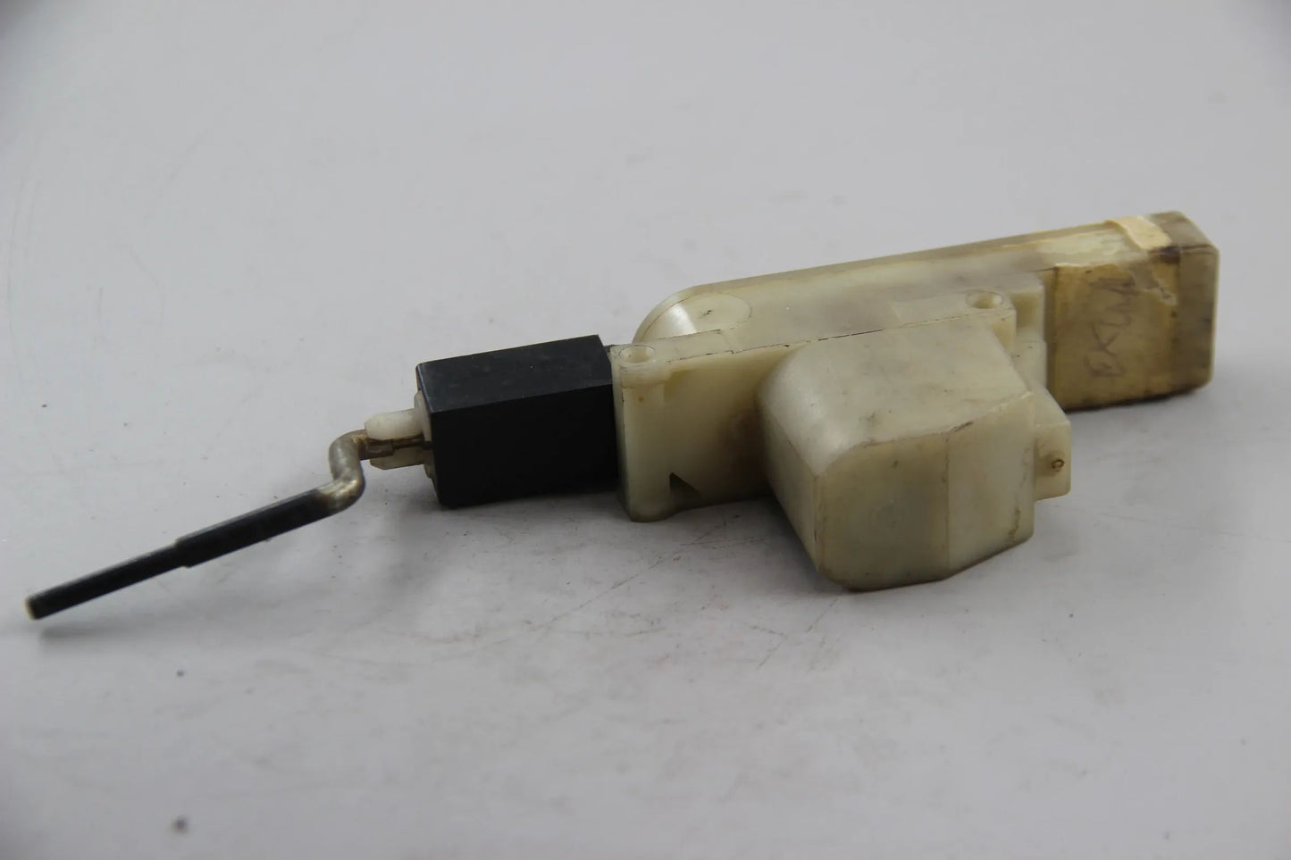 Original BMW E30 M3 3er Stellantrieb Einfüllklappe 51261372572