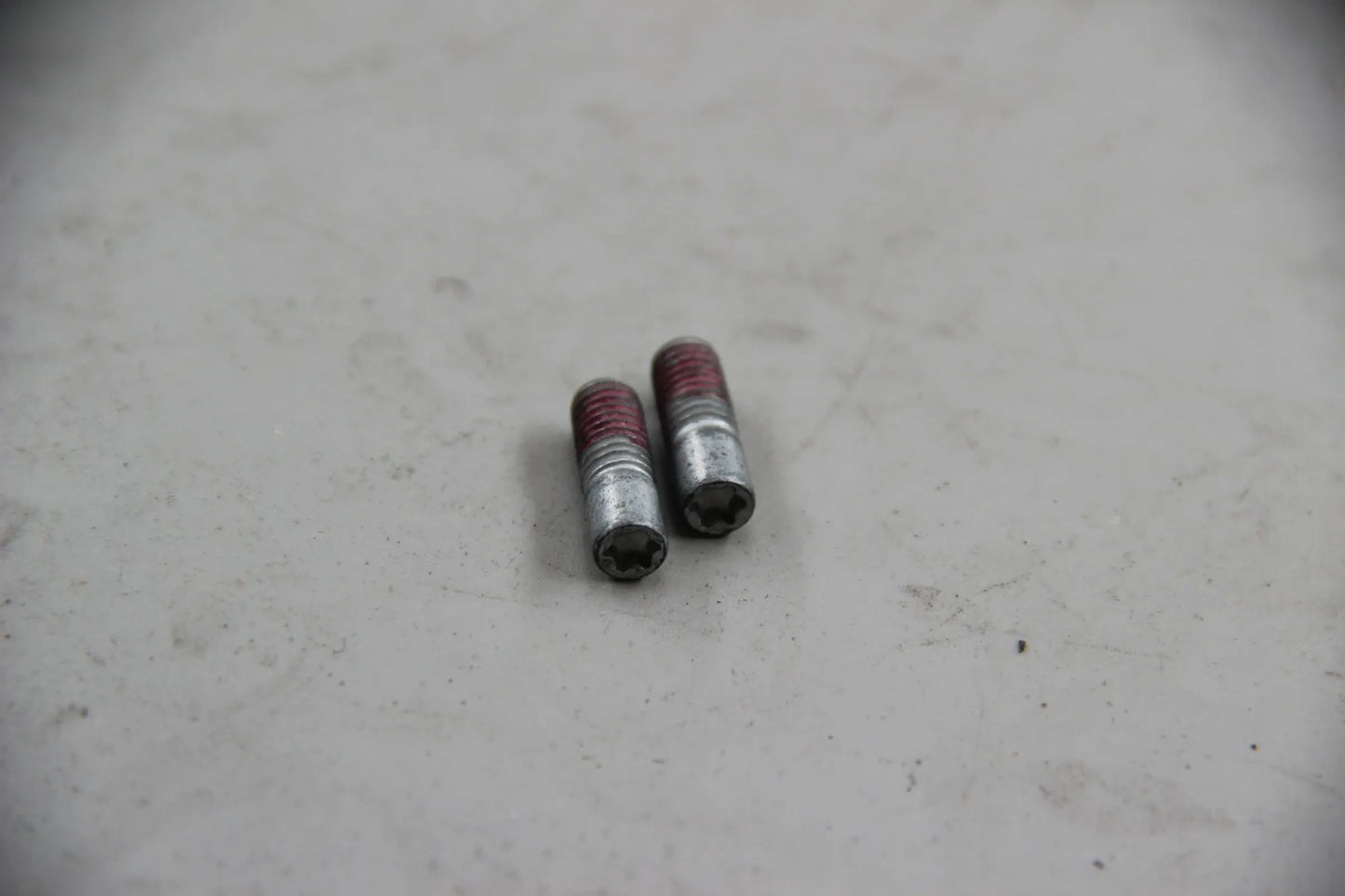 Original BMW E39 520i 523i 525i 528i 530i 2x Schaftschraube 34111164022