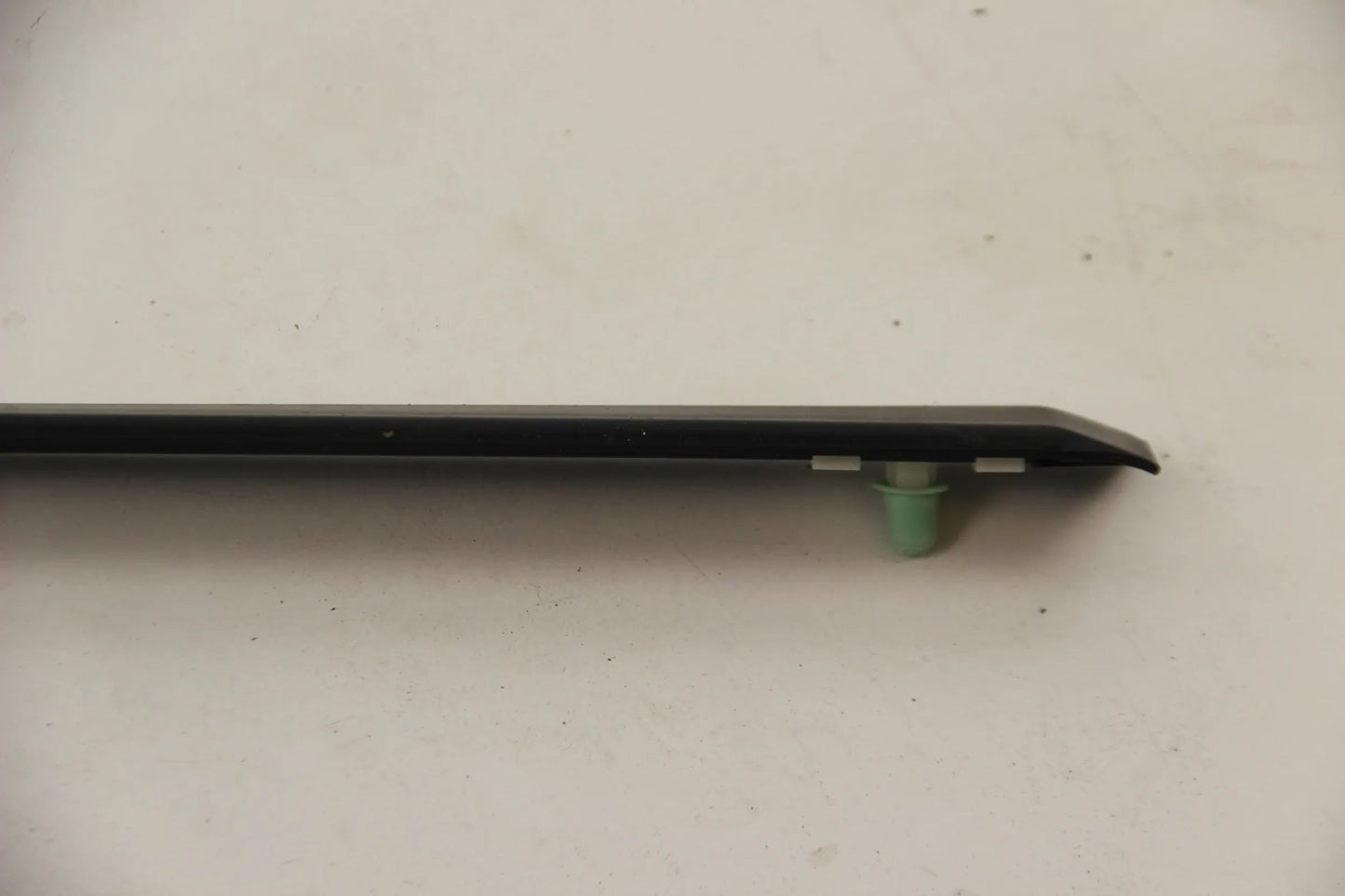 Original BMW E39 520i-540i M5 Stossleiste Tür vorne rechts schwarz 51138159296