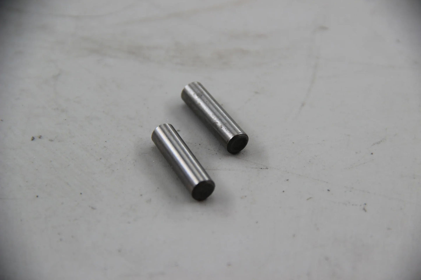 Original BMW E10 E9 E81 E88 E21 E30 E46 E12 E39 E60 2x Zylinderstift 23411466134