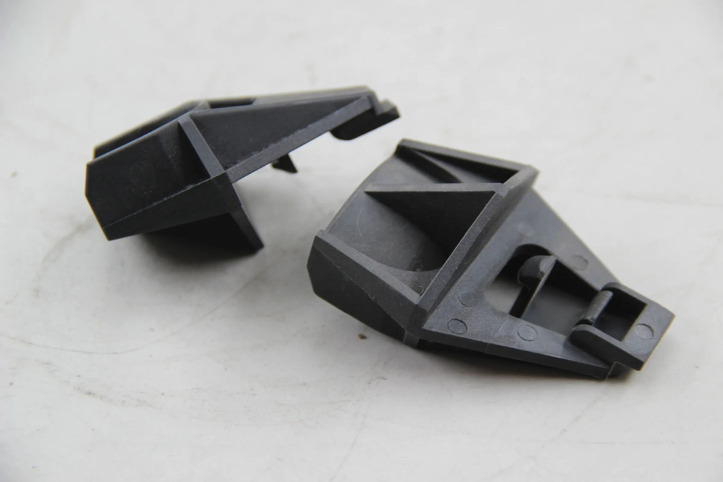 Original BMW 2x Halter Wasserkühler A=30MM 17111712347