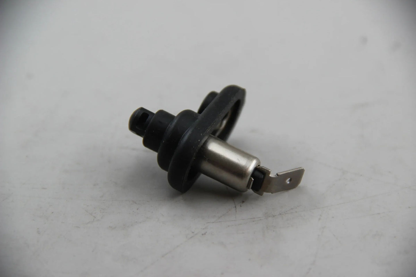Original BMW E3 E21 E30 E36 E12 E28 E39 E24 E23 E32 Schalter 61311368430