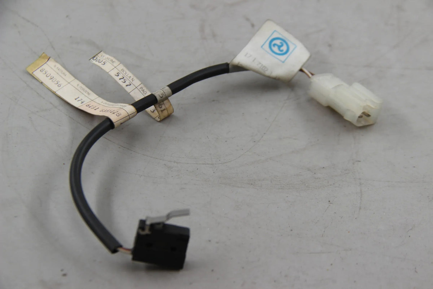 Original BMW E34 518i 520i-540i M5 Microschalter Heckklappenschloss 61318355128