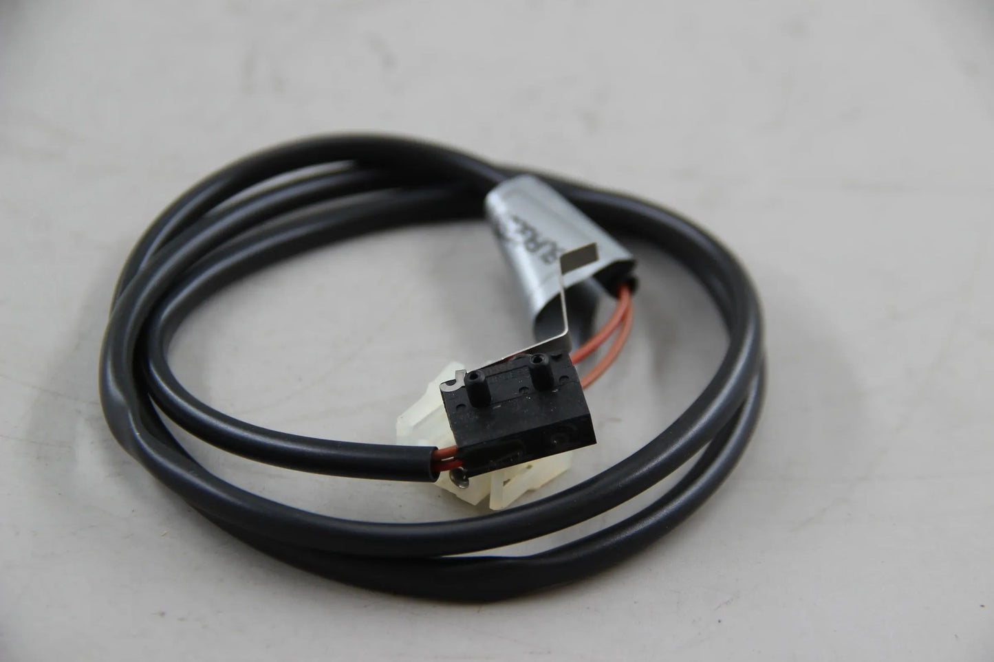 Original BMW E31 840i Mikroschalter Lehnenverriegelung "R" 61318354130