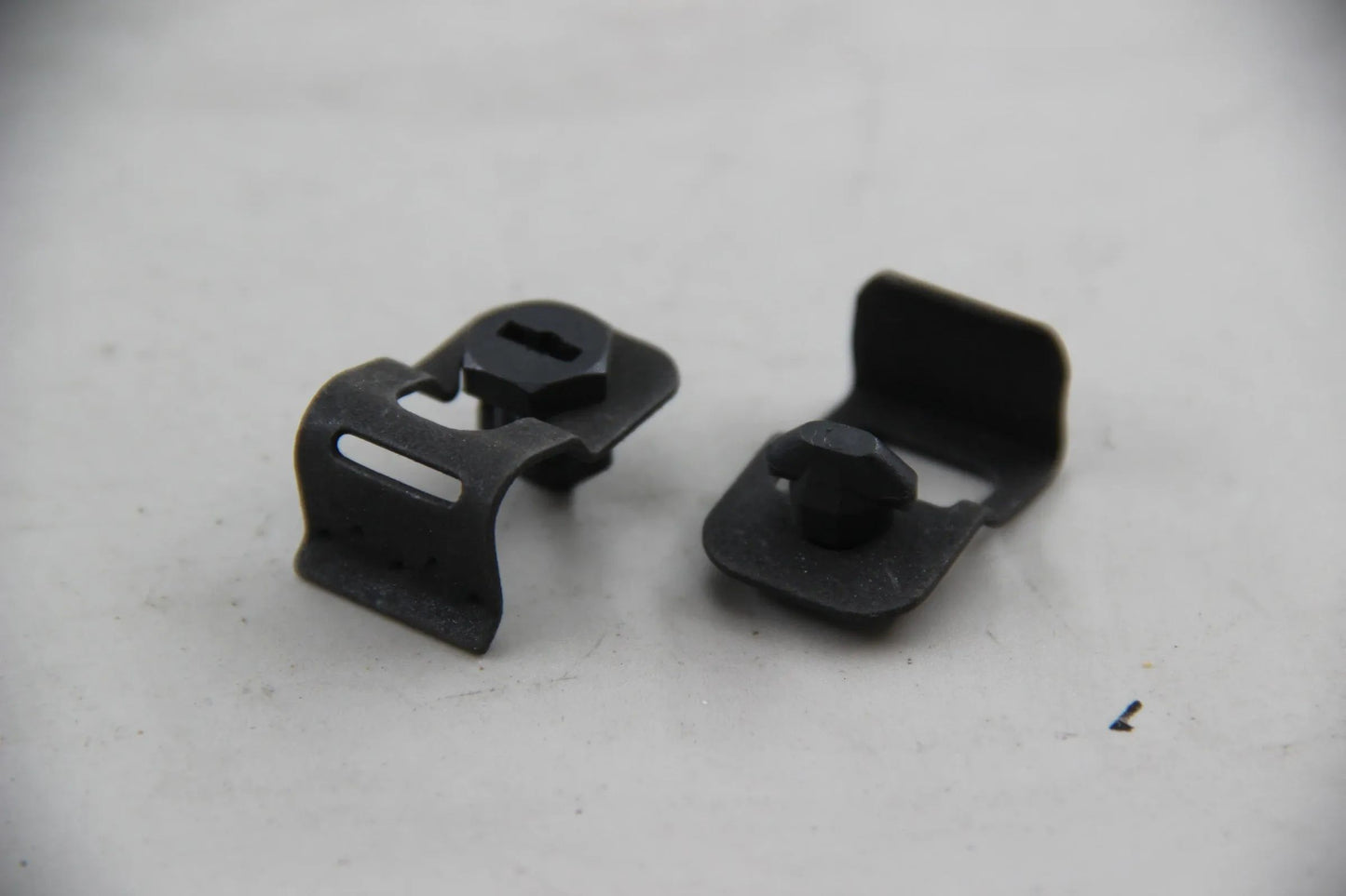 Original BMW E30 316 316i 318i 320i 325i 2x Drehverschluss M TECHNIC 51712239736