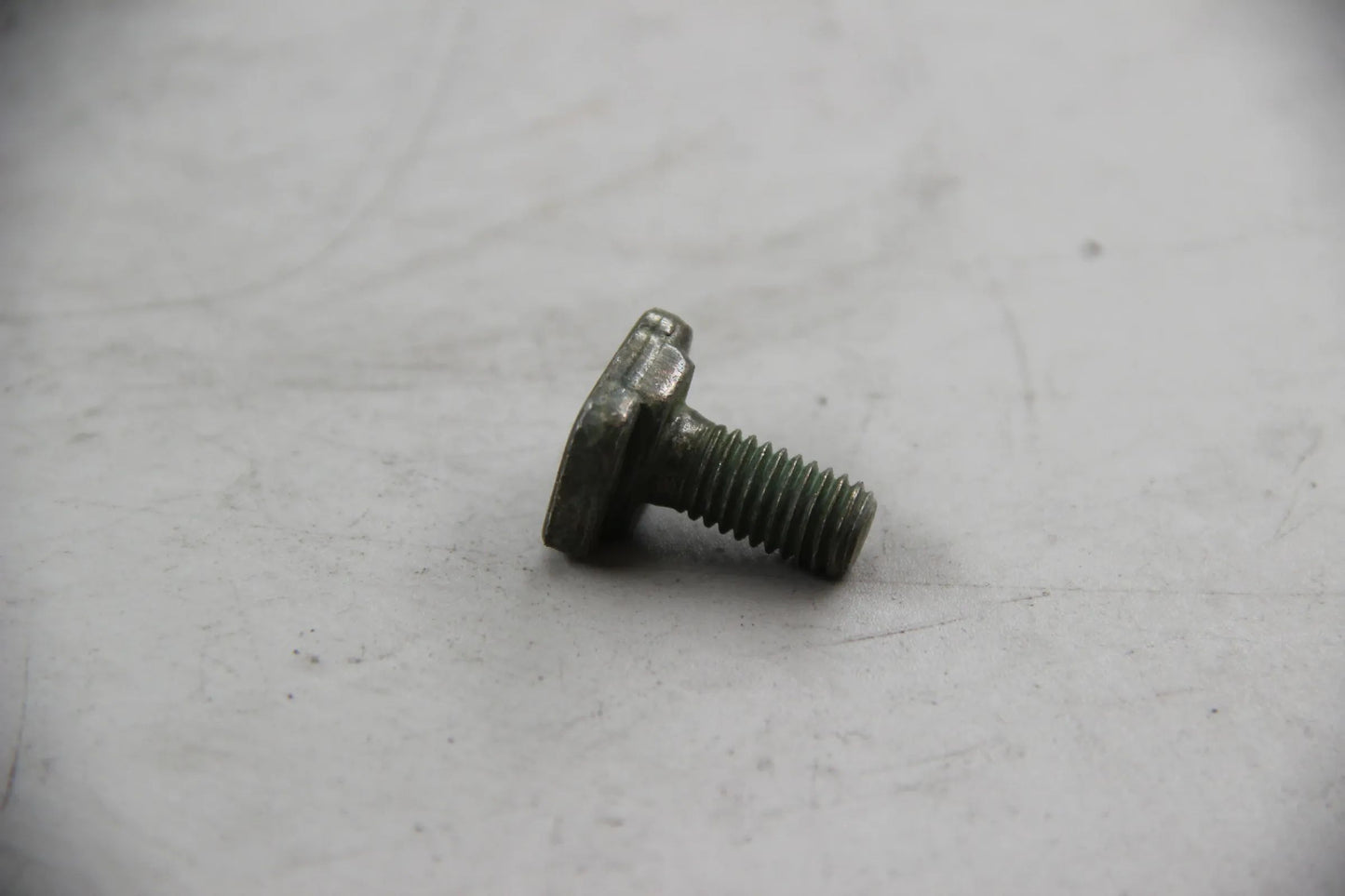 Original BMW E21 E30 E12 E28 E34 E24 E23 E32 Vierkantschraube M8X18 23711130250