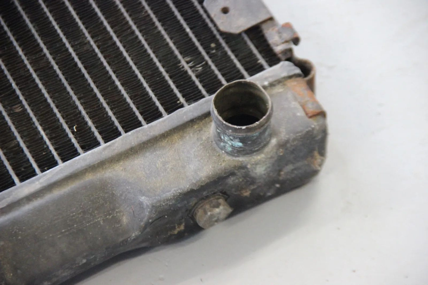 Original Mercedes W111 Coupe Cabrio  Wasserkühler Kühler Behr 1115000903