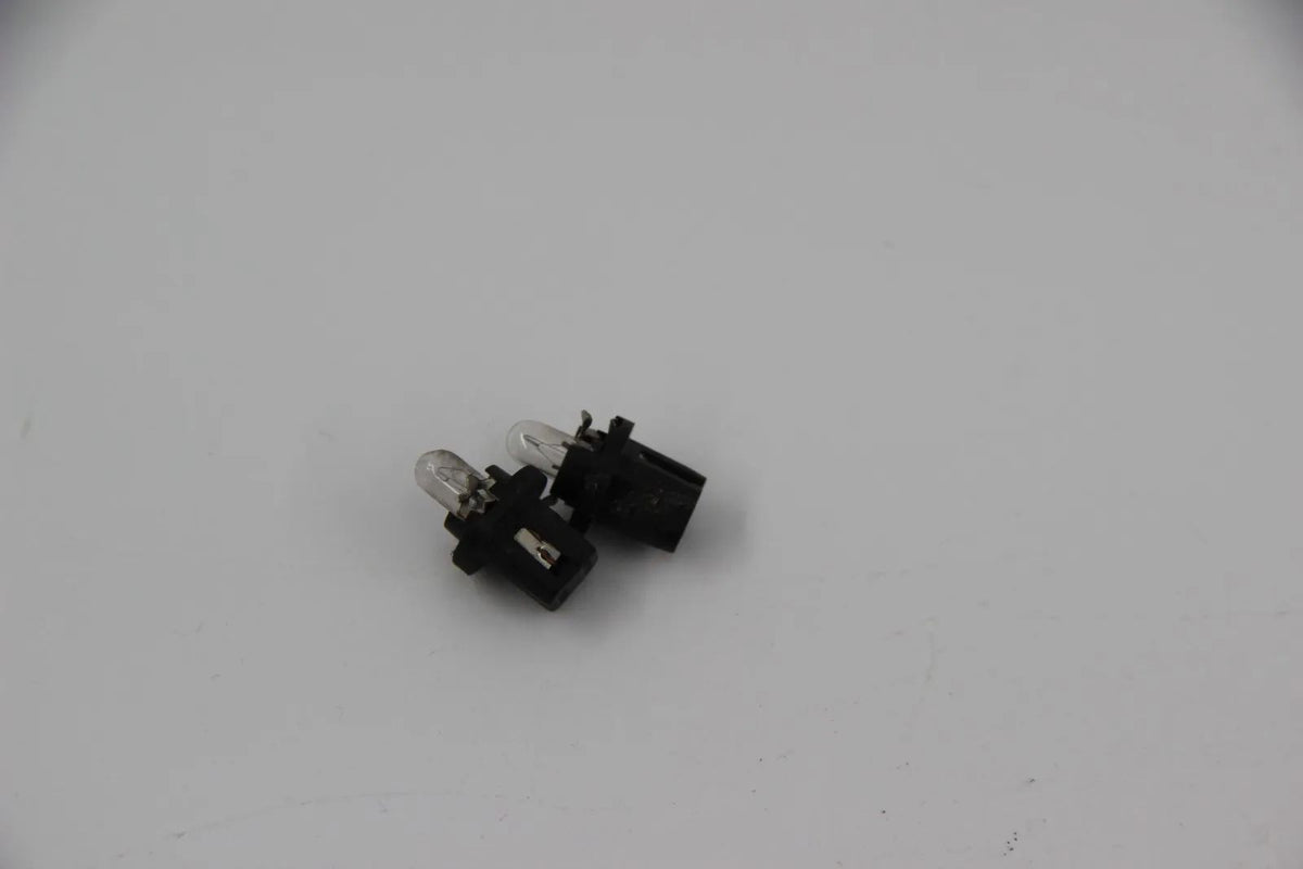 Original BMW E30 E28 E34 E24 E23 E32 Glühlampe 1,2W 2Stk. 62111368299