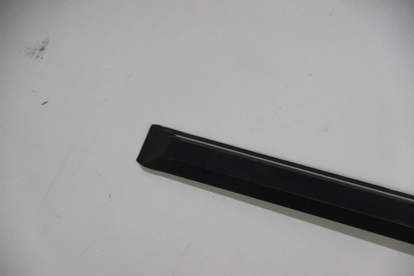 Original BMW  E30 Stossleiste Tür links 2- Türer   VFL 61131876131 VFl 316i-325i