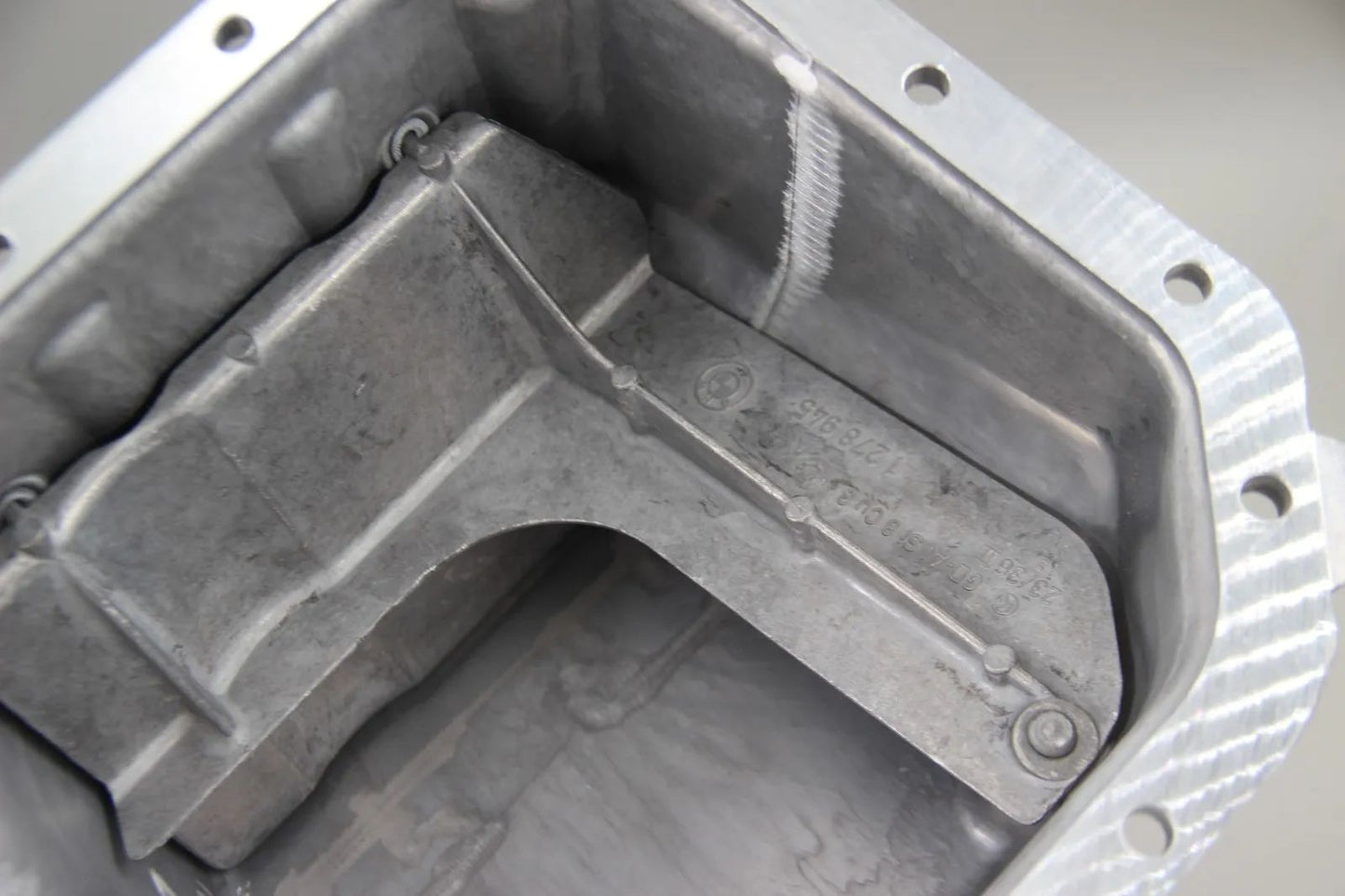 Original BMW E34 Limo 520i 525i  Motor Ölwanne Wanne NOS 11131288305 Oil Pan M20