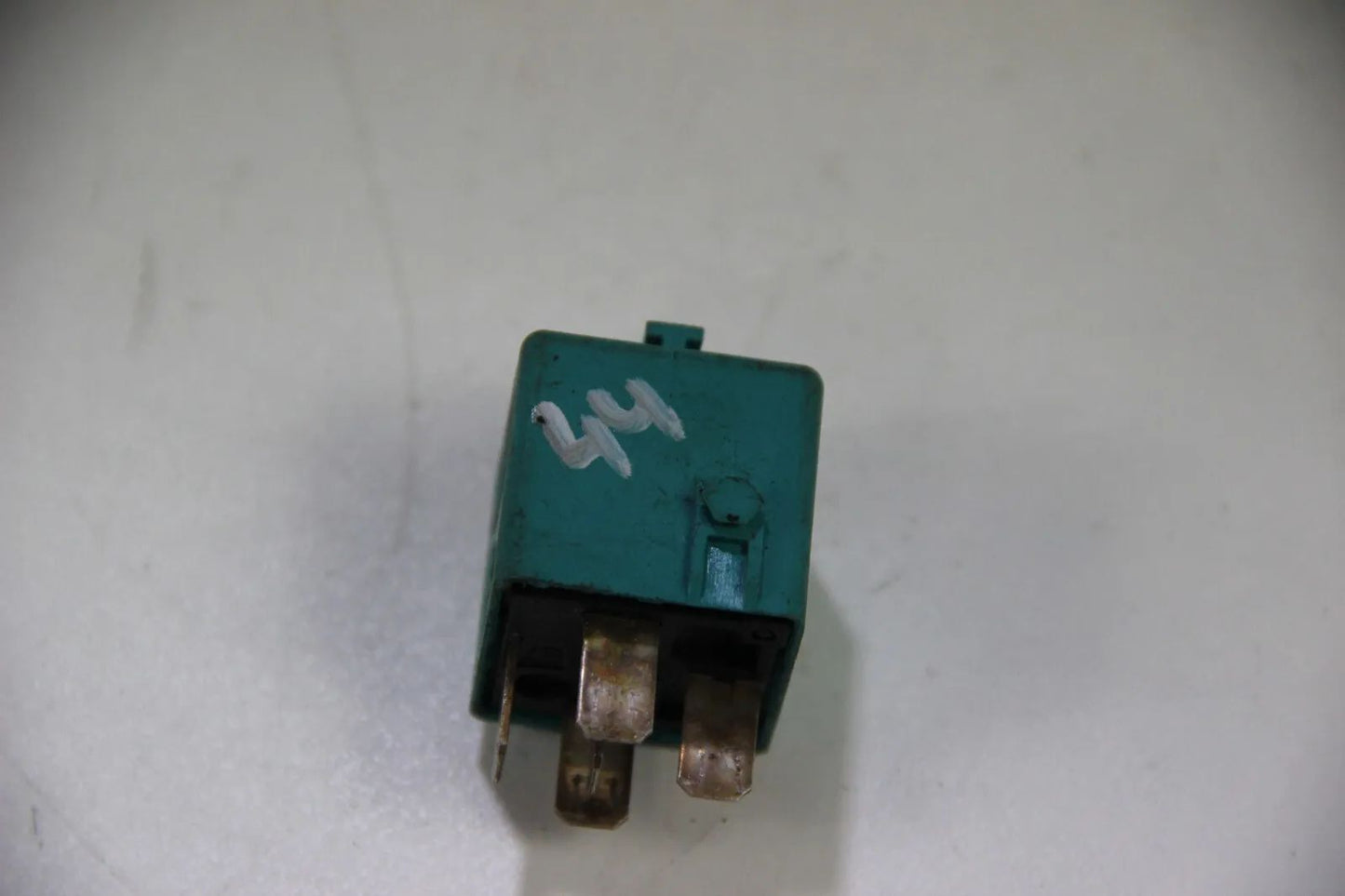 BMW E36 E34 E24 E32 E38 E31 Relais Relay Schliesser türkisblau 61361388910